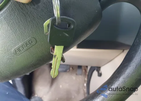 2010 Ford E-350 Super Duty Xl/Xlt из США, поврежденный, VIN 1FBSS3BL8ADA01178